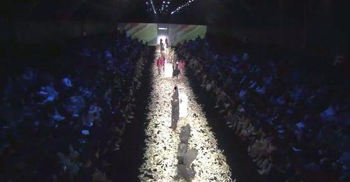 美女走秀视频国产,美女走秀，展现东方时尚魅力-第2张图片-精品欧洲AV无码