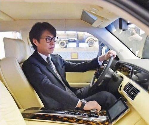 靳东国产豪车视频在线,国产汽车新篇章，豪华体验再升级-第2张图片-精品欧洲AV无码