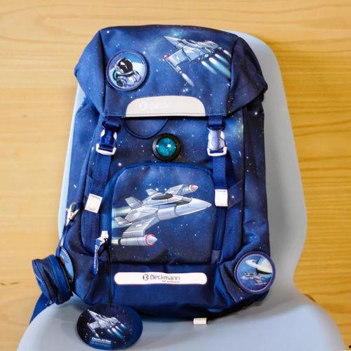 国产防水书包测评视频,防水性能与实用性的全面解析-第2张图片-精品欧洲AV无码